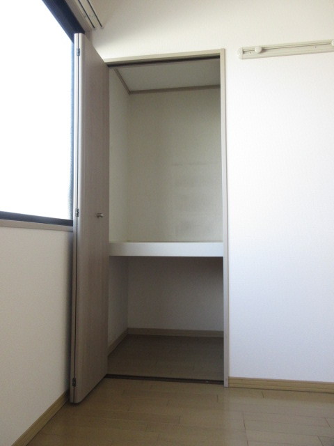 収納　洋室収納