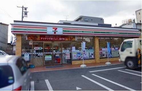 コンビニ　セブンイレブン（コンビニ）まで450m