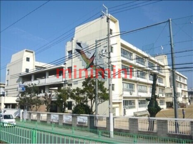 中学校　茨木市立天王中学校（中学校）まで904m