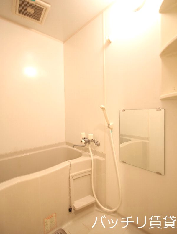 バス・シャワールーム　別部屋の為、現状優先