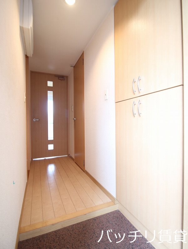 玄関　別部屋の為、現状優先