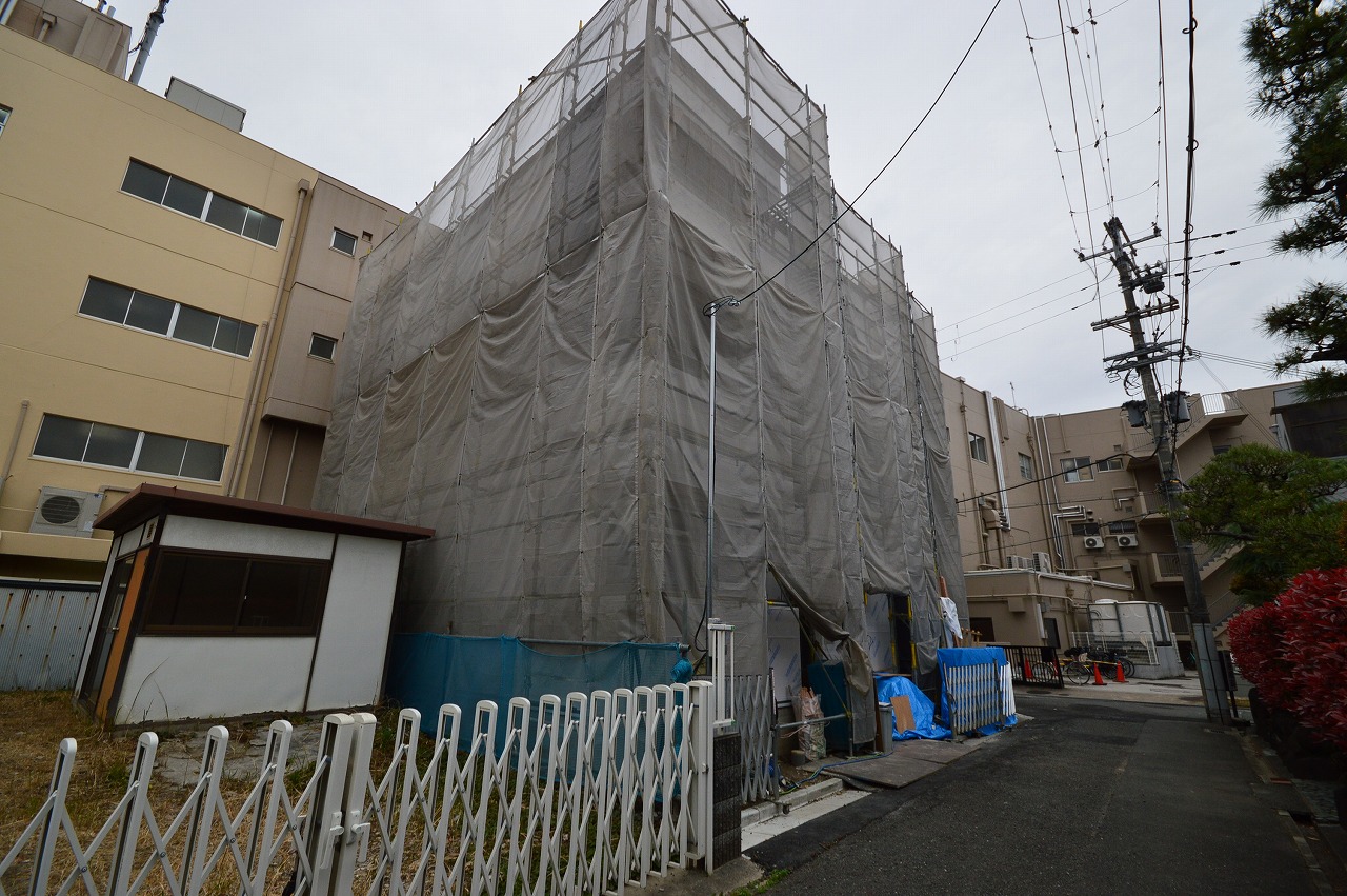 セキュリティ　建築中外観写真