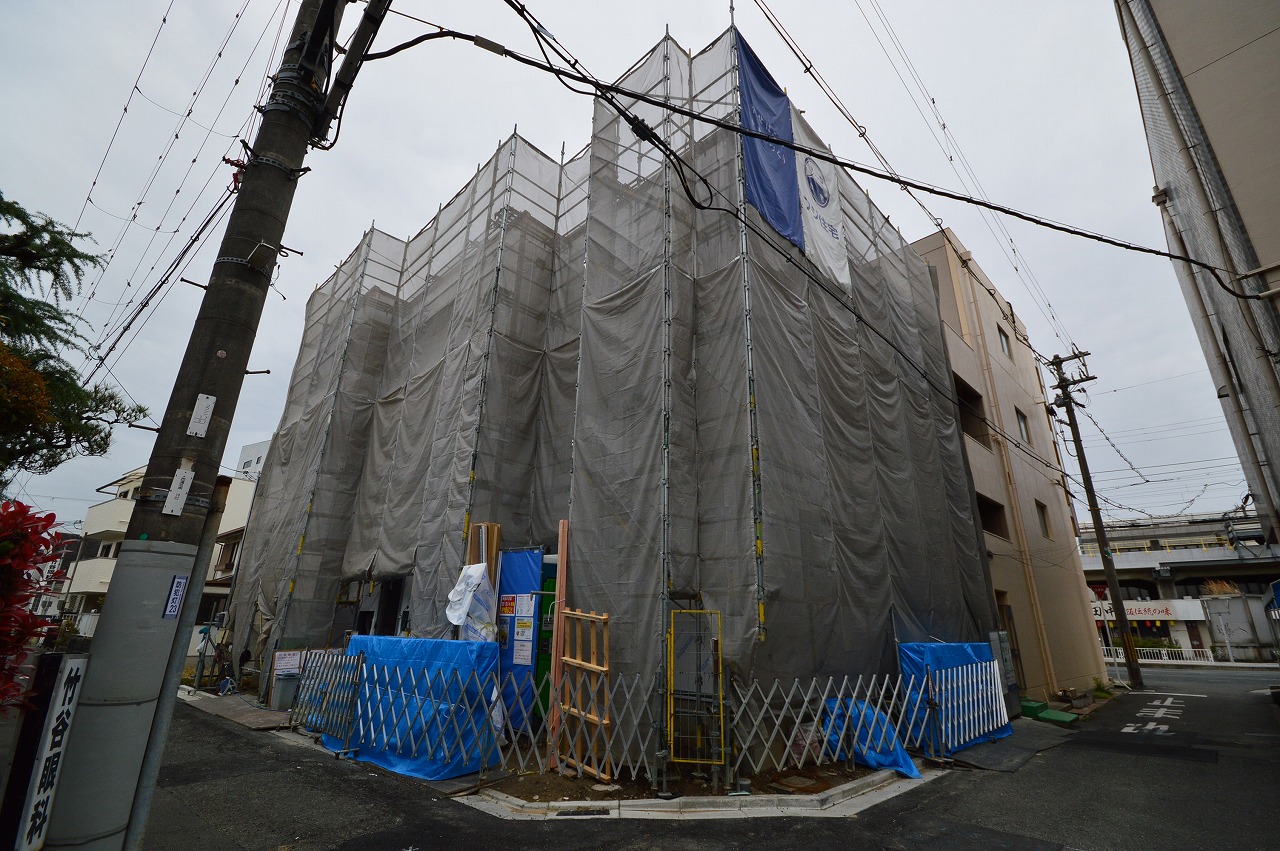 バス・シャワールーム　建築中外観写真