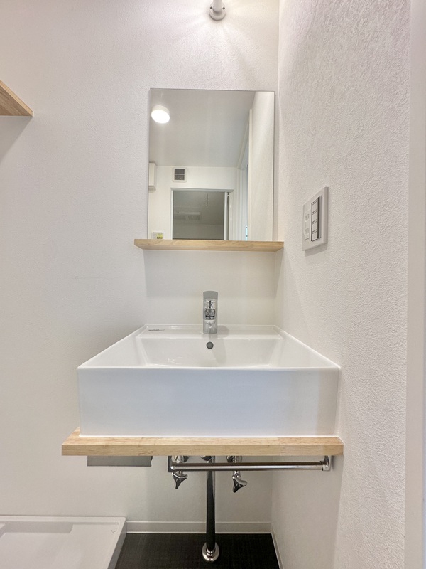 洗面設備　シンプルで機能的