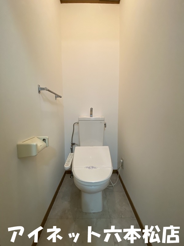 トイレ　清潔感のある空間です。