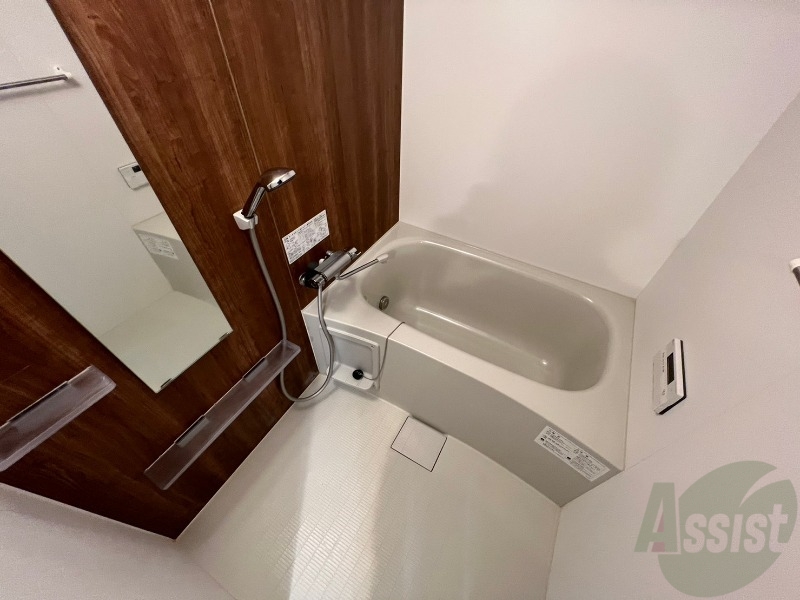 バス・シャワールーム　お風呂になります。一日の疲れを癒してくださいね。