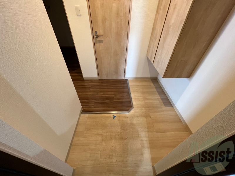 玄関　玄関の様子です。明るい印象ですね。気分もあがりそう。