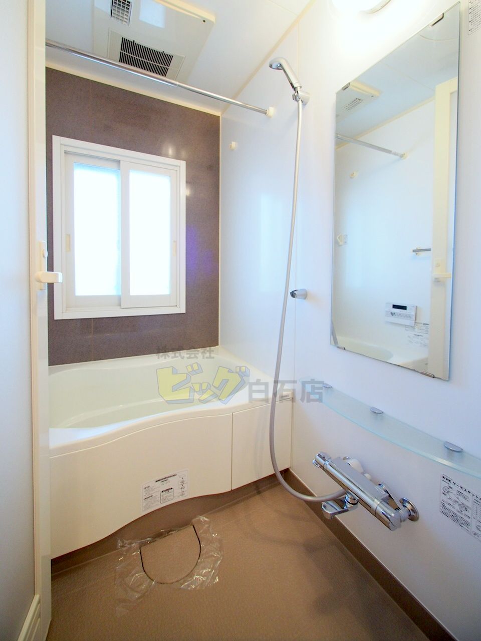 バス・シャワールーム　追焚・浴室乾燥機付きのお風呂です♪