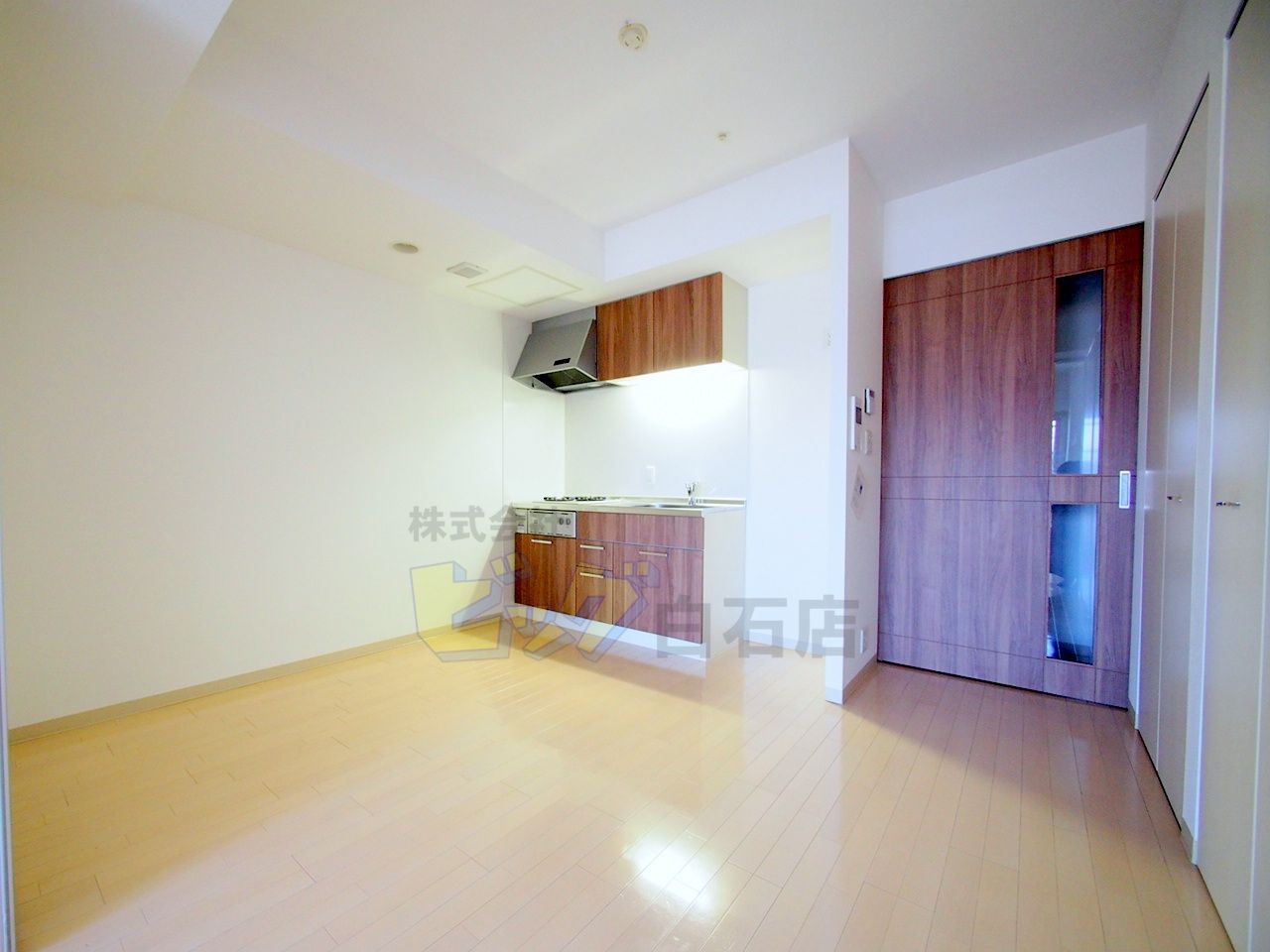 居室・リビング　室内綺麗にリフォーム済みです♪