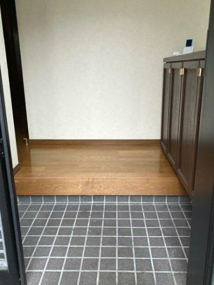 玄関　玄関にはシューズBOXあり☆