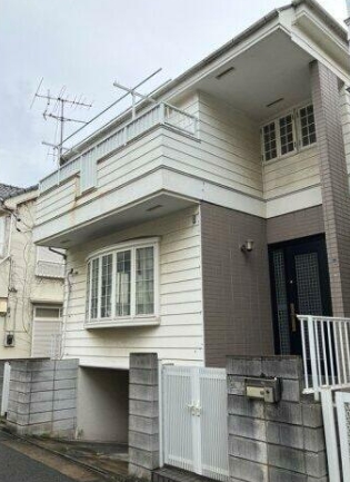 建物外観　閑静な住宅街☆三面採光で使い易い2LDK☆