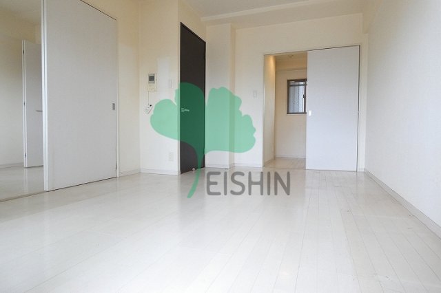 居室・リビング　同じ間取りの別のお部屋の写真です。