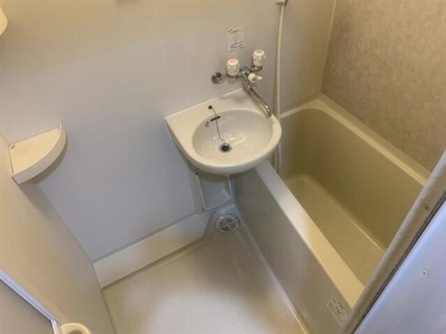 バス・シャワールーム　バスルーム