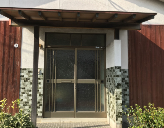 エントランス　建物の内部です