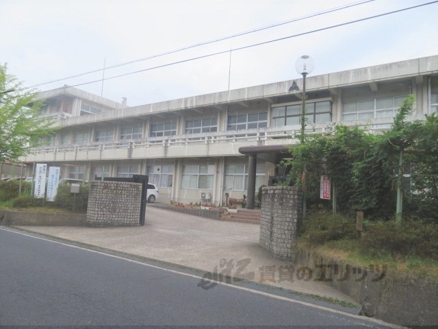 中学校　峰山中学校（中学校）まで300m
