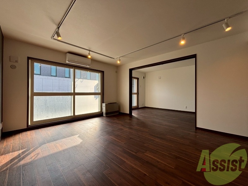 居室・リビング　広くてキレイなお部屋が広がっていて、充実した生活が送れそう。