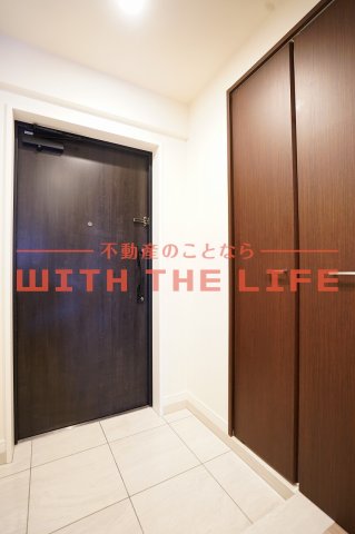 玄関　収納もある玄関です