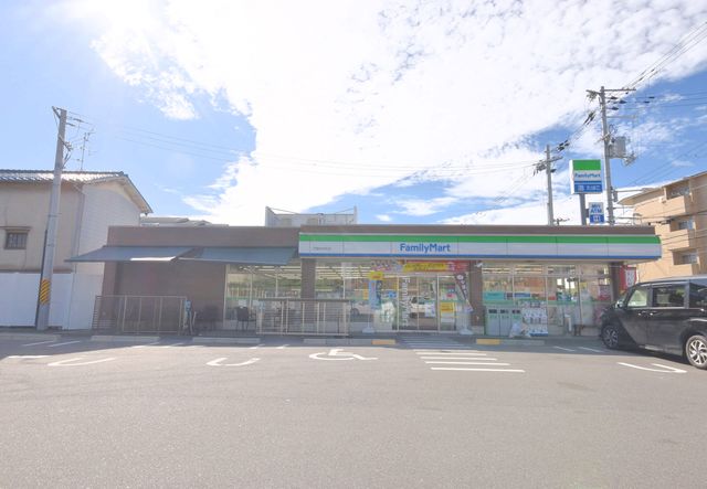 コンビニ　ファミリーマート門真宮前町店（コンビニ）まで426m
