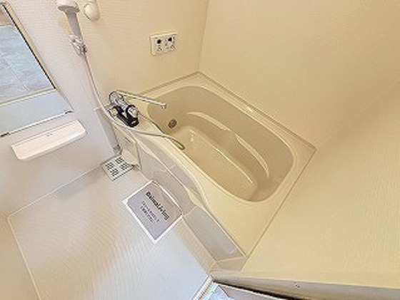 バス・シャワールーム　※別部屋の写真です