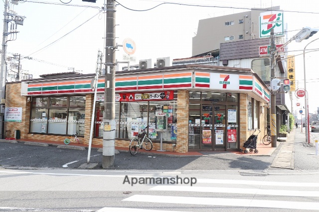 コンビニ　セブンイレブン（コンビニ）まで619m