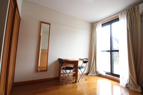 居室・リビング　※別部屋の写真です