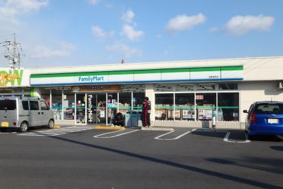 コンビニ　ファミリーマート倉敷東町店（コンビニ）まで438m