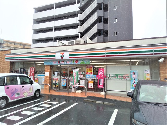 コンビニ　セブンイレブン板橋仲町店（コンビニ）まで120m