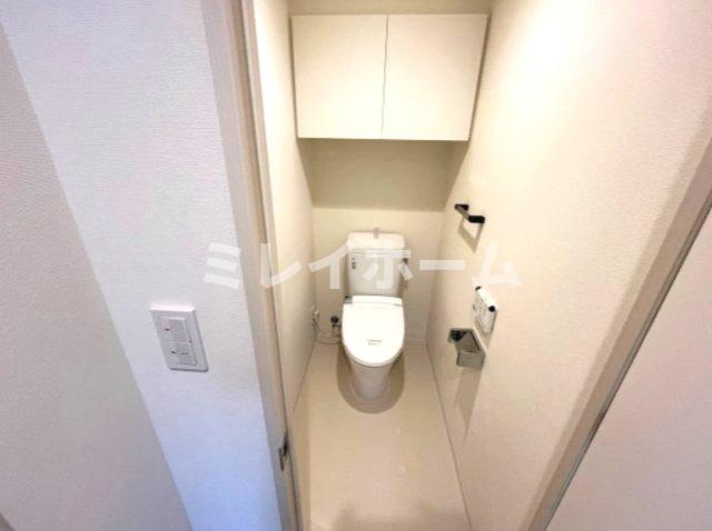 トイレ　同建物内、別のお部屋の参考写真になります。