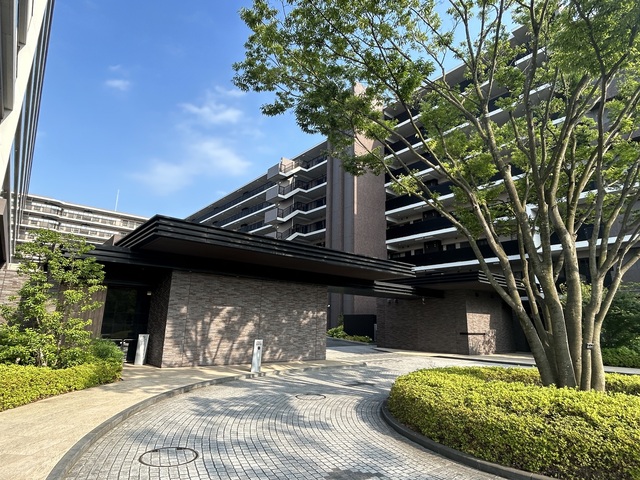 建物外観　地上８階建