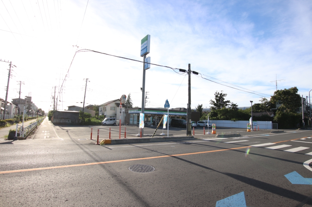 コンビニ　ファミリーマート 川口伊刈店（コンビニ）まで395m