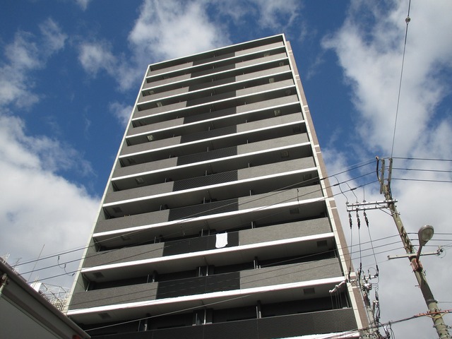 建物外観　高くそびえ建つ格調高い外観です