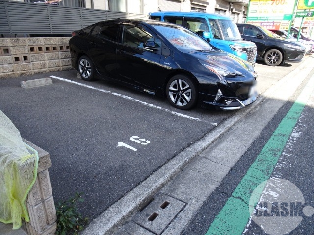 駐車場　敷地内駐車場
