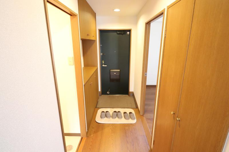 玄関　大きくて立派なシューズBOX付