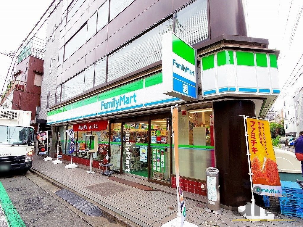 コンビニ　ファミリーマート国分寺本町三丁目店（コンビニ）まで460m