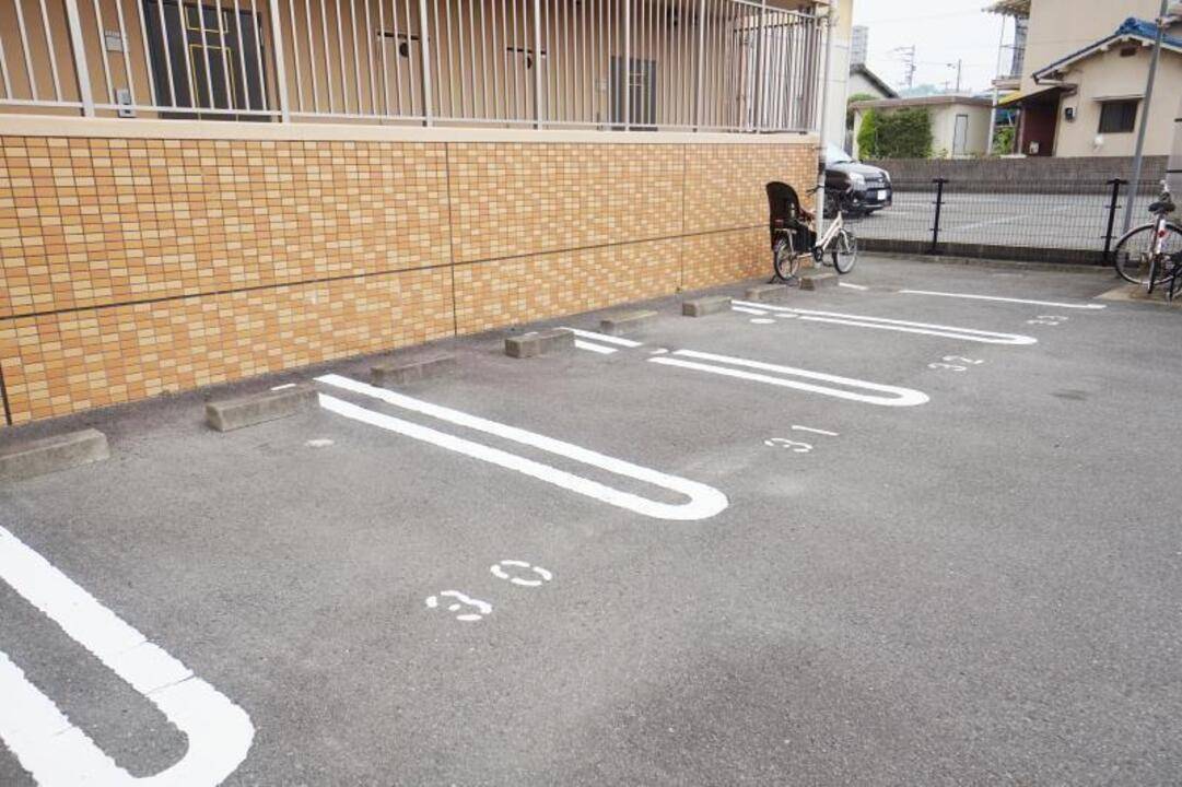 駐車場　駐車場