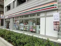 コンビニ　セブンイレブン千代田鍛冶町2丁目店（コンビニ）まで175m