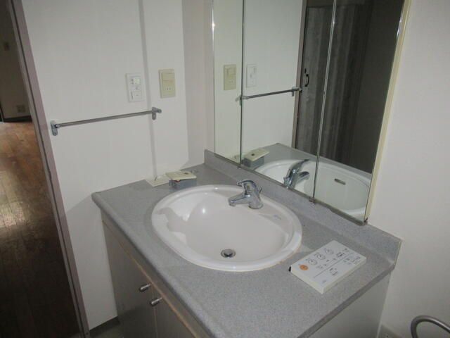 洗面設備　※他の部屋の写真を使用しています