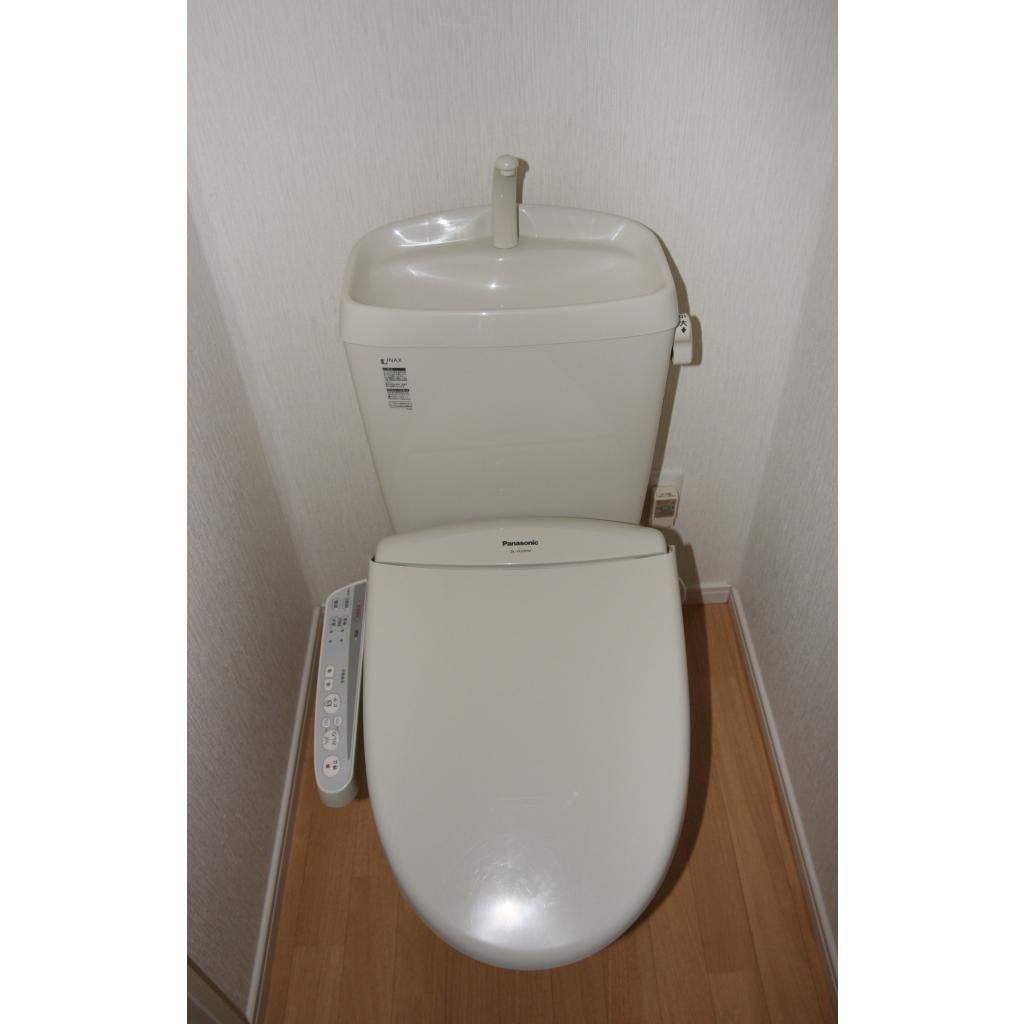 トイレ　清潔感のあるトイレです