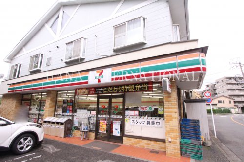コンビニ　セブンイレブン（コンビニ）まで1227m