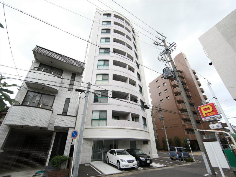 建物外観　外観　防犯カメラ付　オートロック　宅配ＢＯＸ