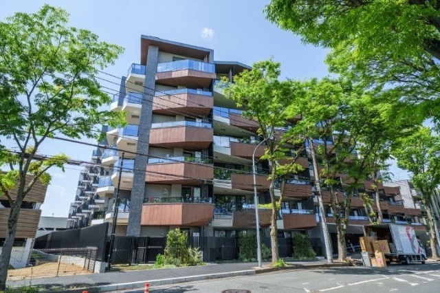 建物外観　外観タイル張りです