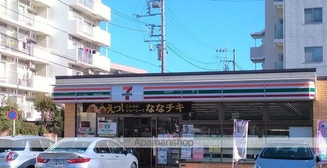 コンビニ　セブンイレブン（コンビニ）まで528m