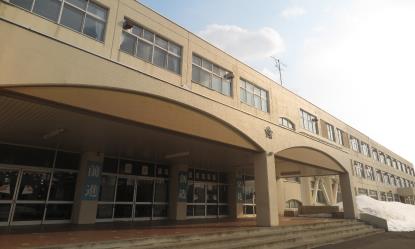 中学校　石狩市立花川南中学校（中学校）まで510m