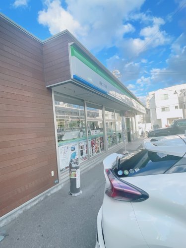 コンビニ　ファミリーマート 都通二丁目店（コンビニ）まで185m