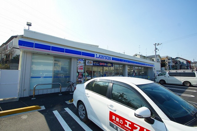 コンビニ　ローソン（コンビニ）まで772m