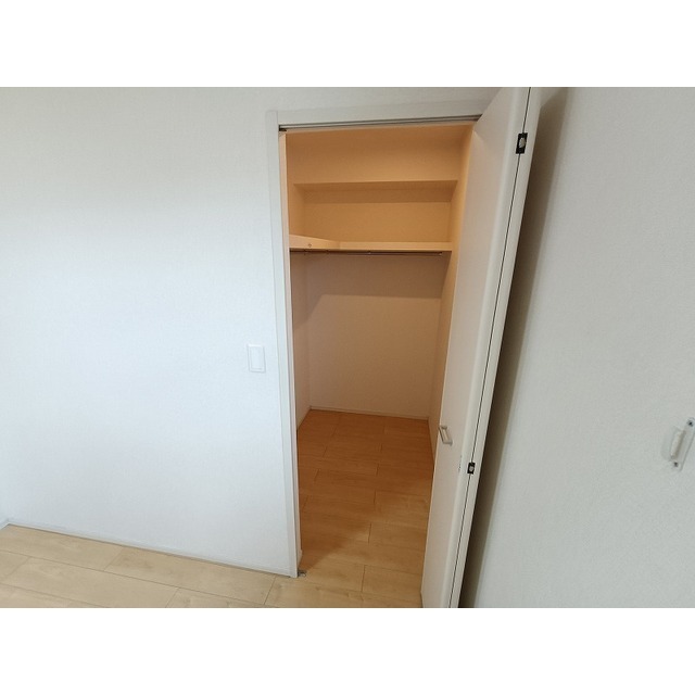 収納　※同型隣部屋画像使用中