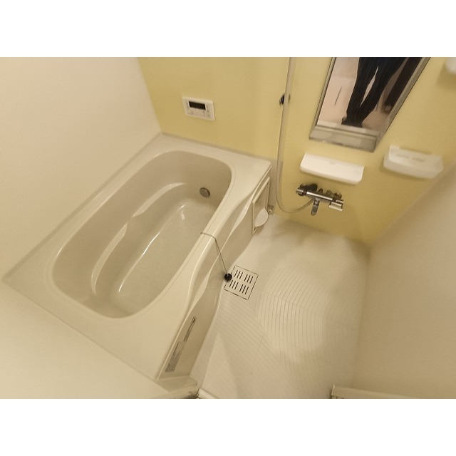 バス・シャワールーム　※同型隣部屋画像使用中