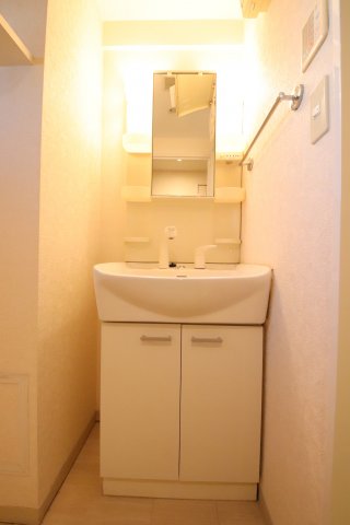 洗面設備　独立洗面化粧台付き