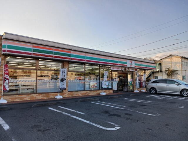 コンビニ　セブンイレブン妻田北3丁目店（コンビニ）まで250m