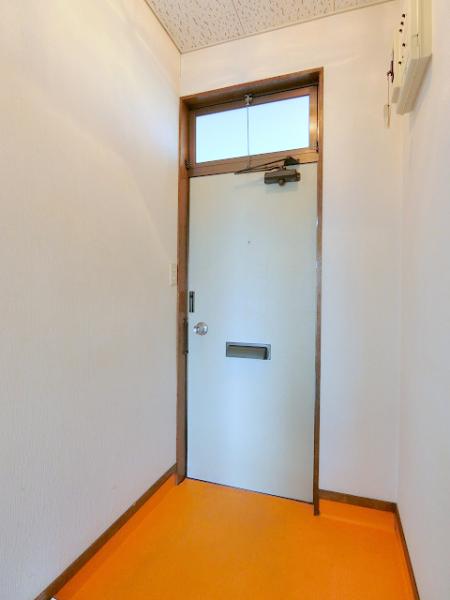 玄関　写真は別のお部屋のイメージです。現況優先